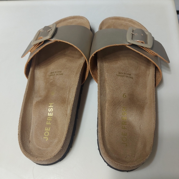 Joe Fresh Gold Big Buckle Slides Sz 6 - Picture 4 of 11